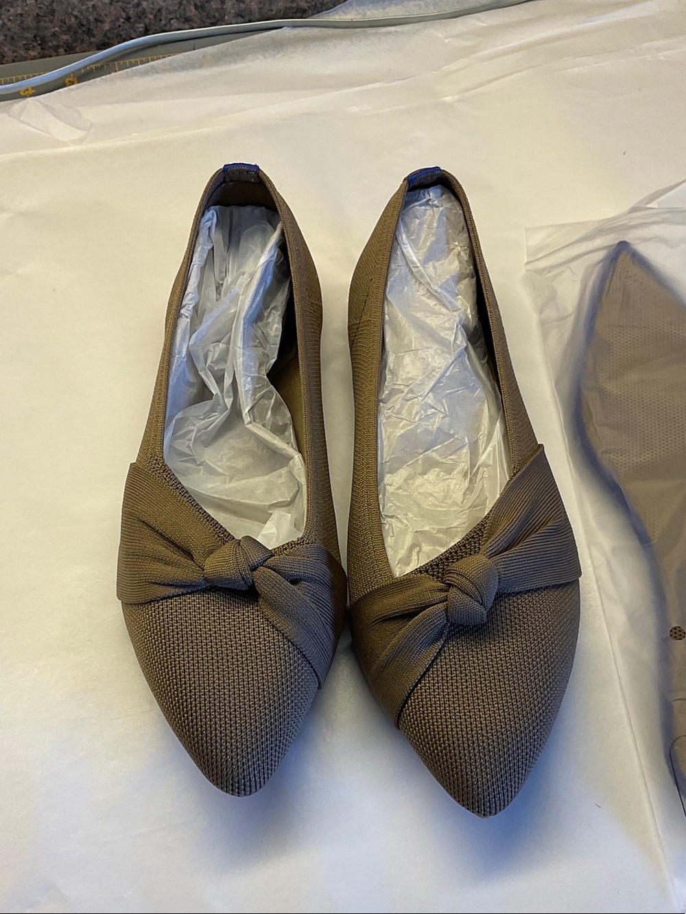Comfort Soft Taupe Knit Flats 8.5 NEW